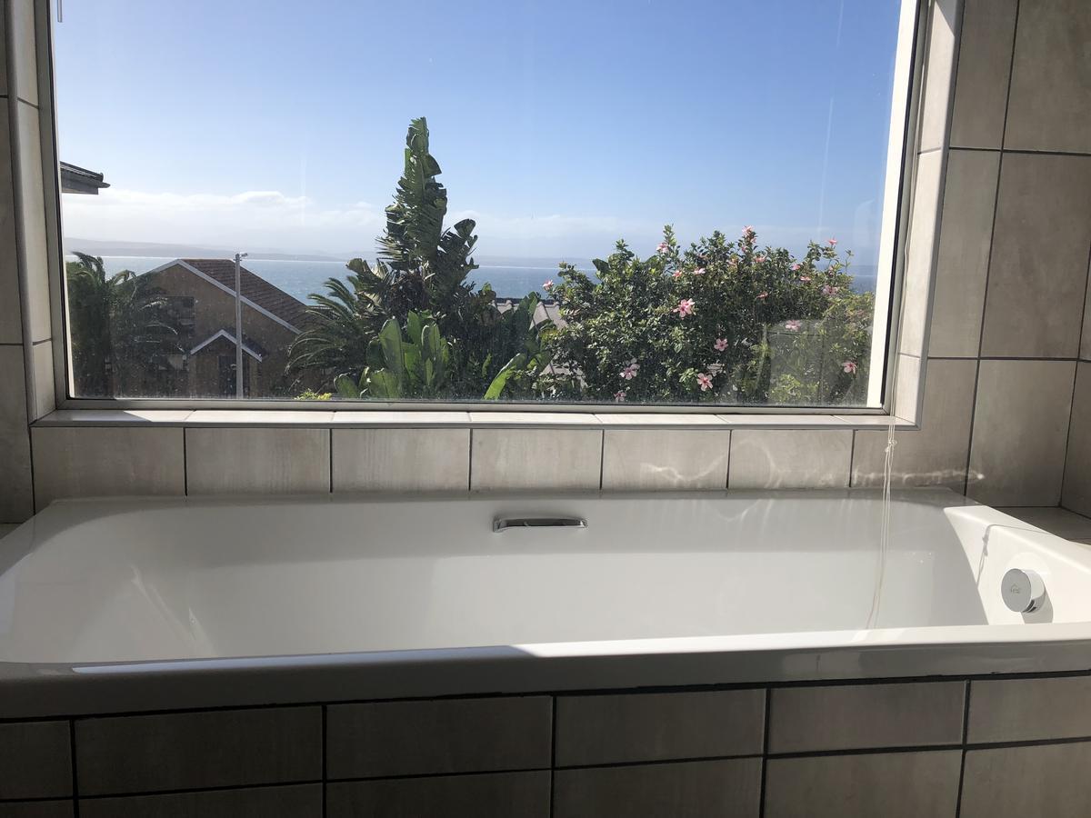 View From The Hill Apartment Mossel Bay Bagian luar foto